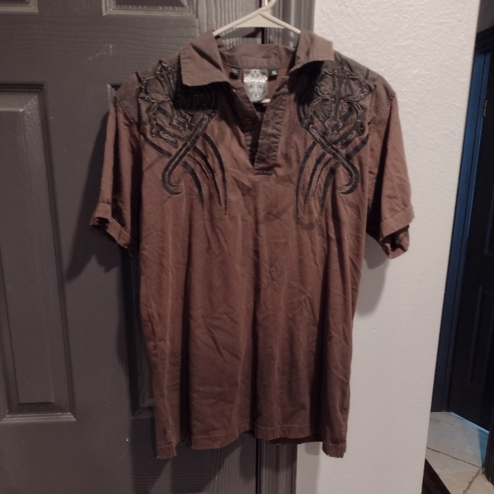 Like New Men's "Roar" Pullover Shirt